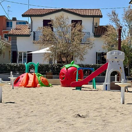 Villa Dolcevita Bellaria-Igea Marina Bagian luar foto