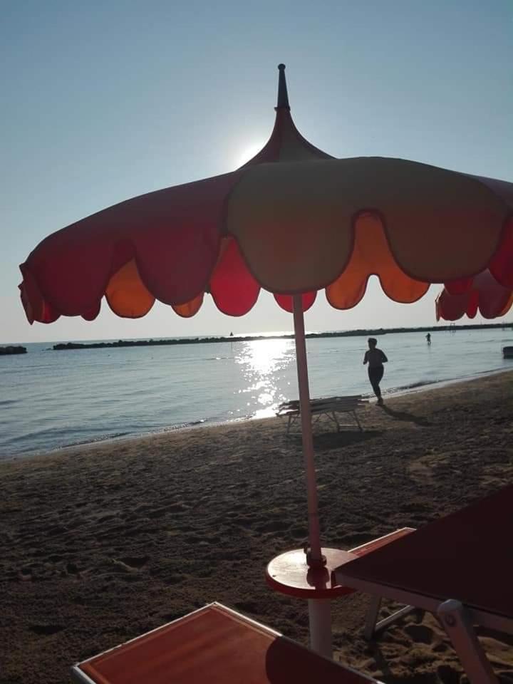 Villa Dolcevita Bellaria-Igea Marina Bagian luar foto