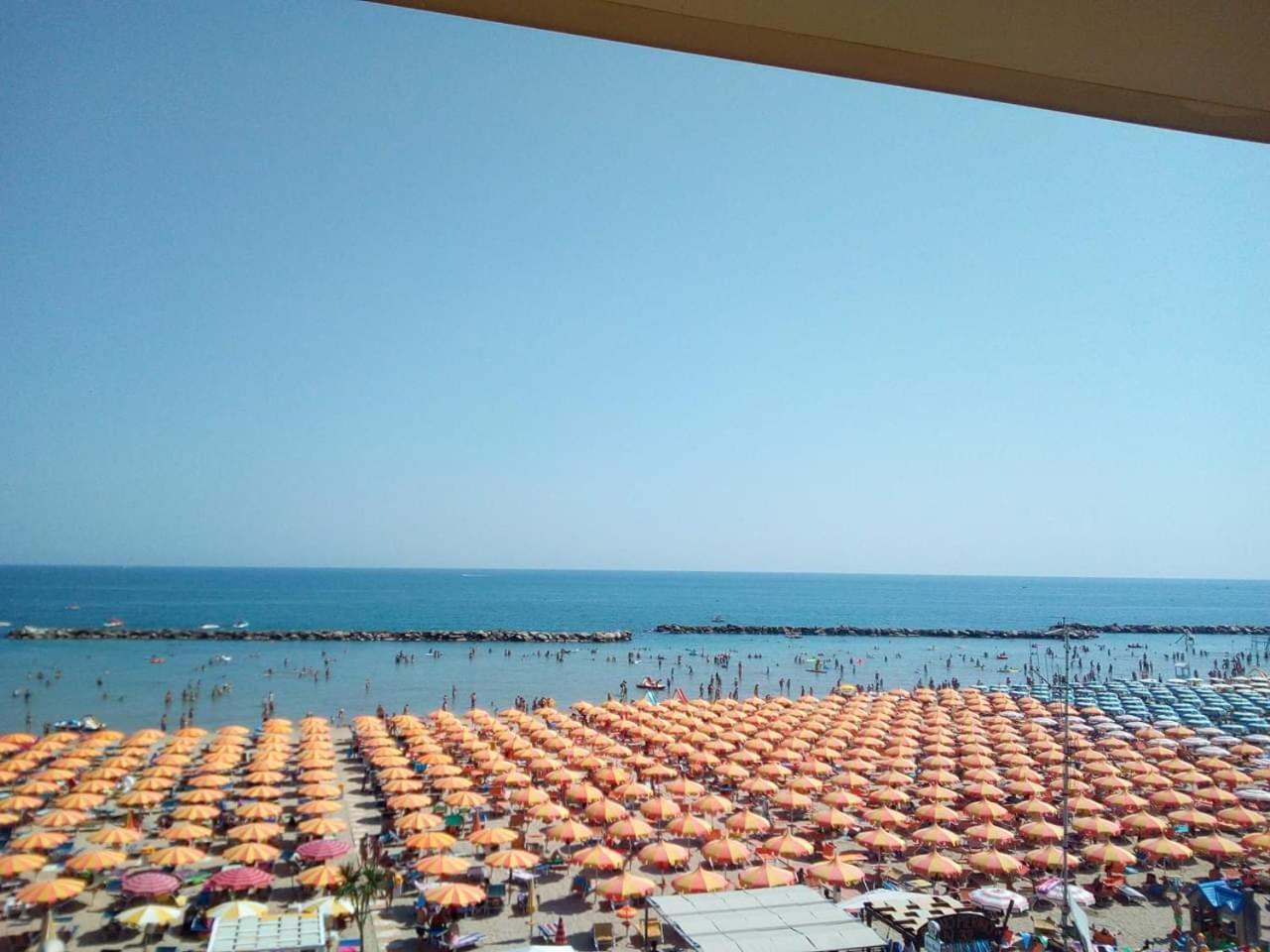 Villa Dolcevita Bellaria-Igea Marina Bagian luar foto
