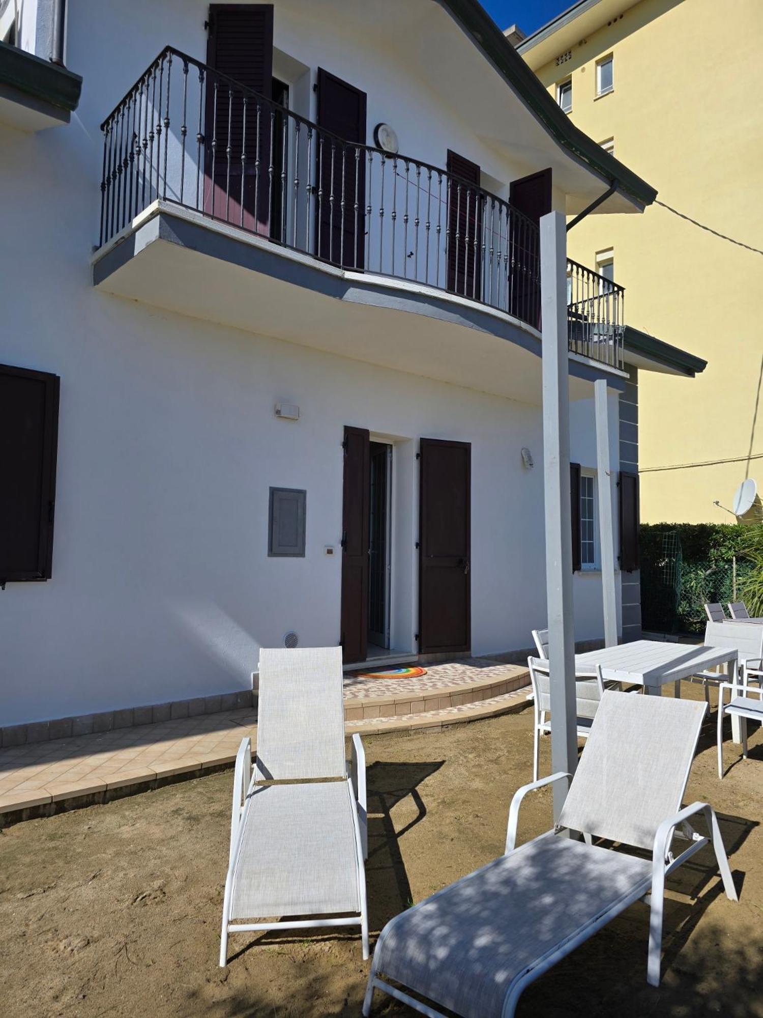 Villa Dolcevita Bellaria-Igea Marina Bagian luar foto