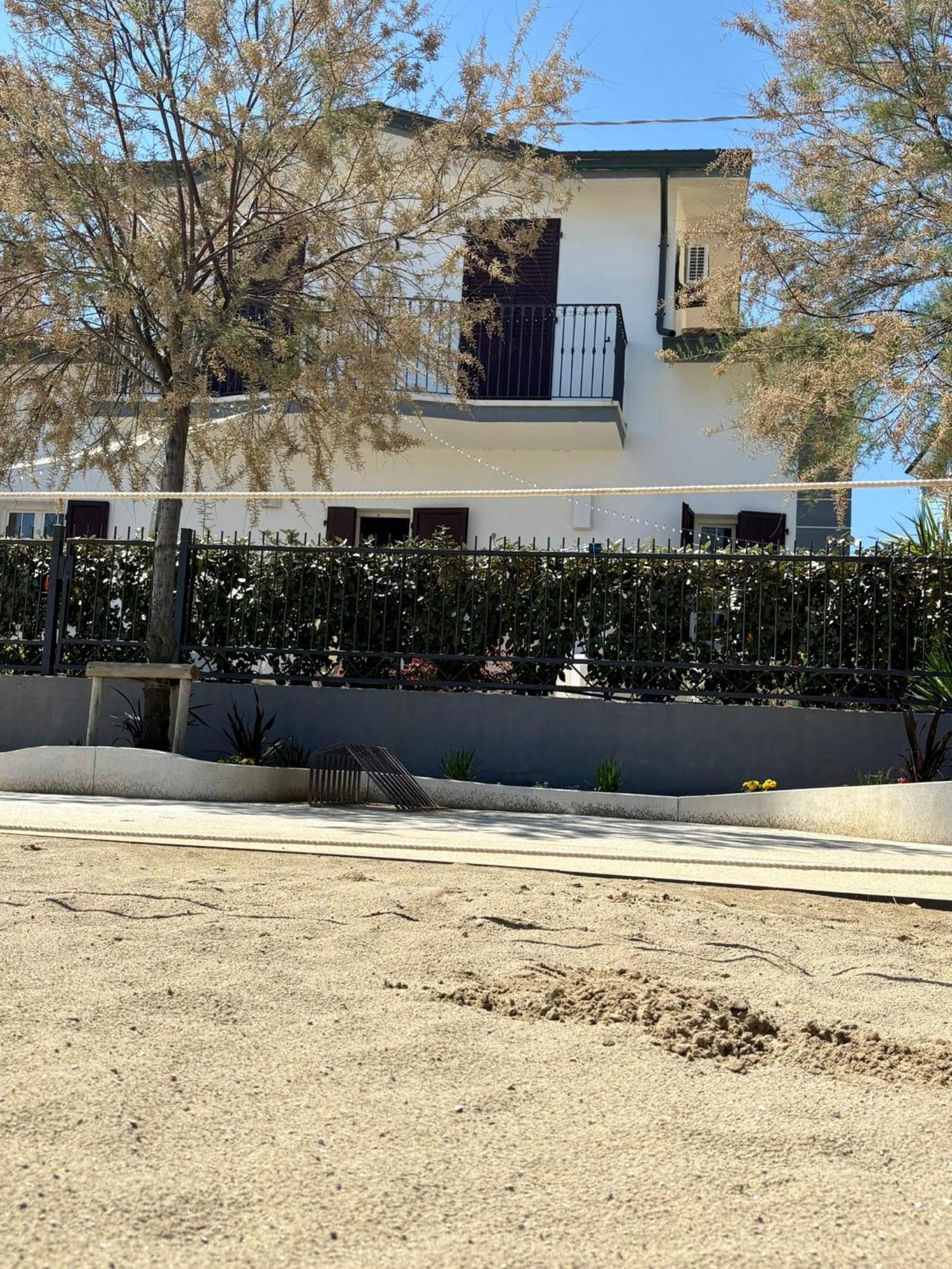 Villa Dolcevita Bellaria-Igea Marina Bagian luar foto