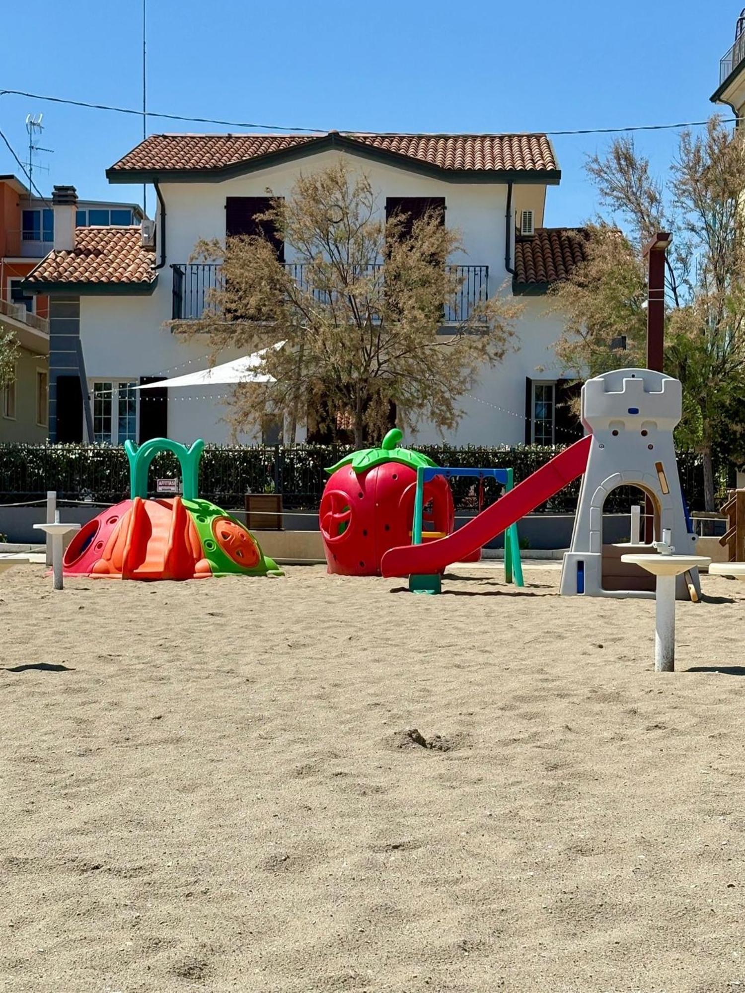 Villa Dolcevita Bellaria-Igea Marina Bagian luar foto
