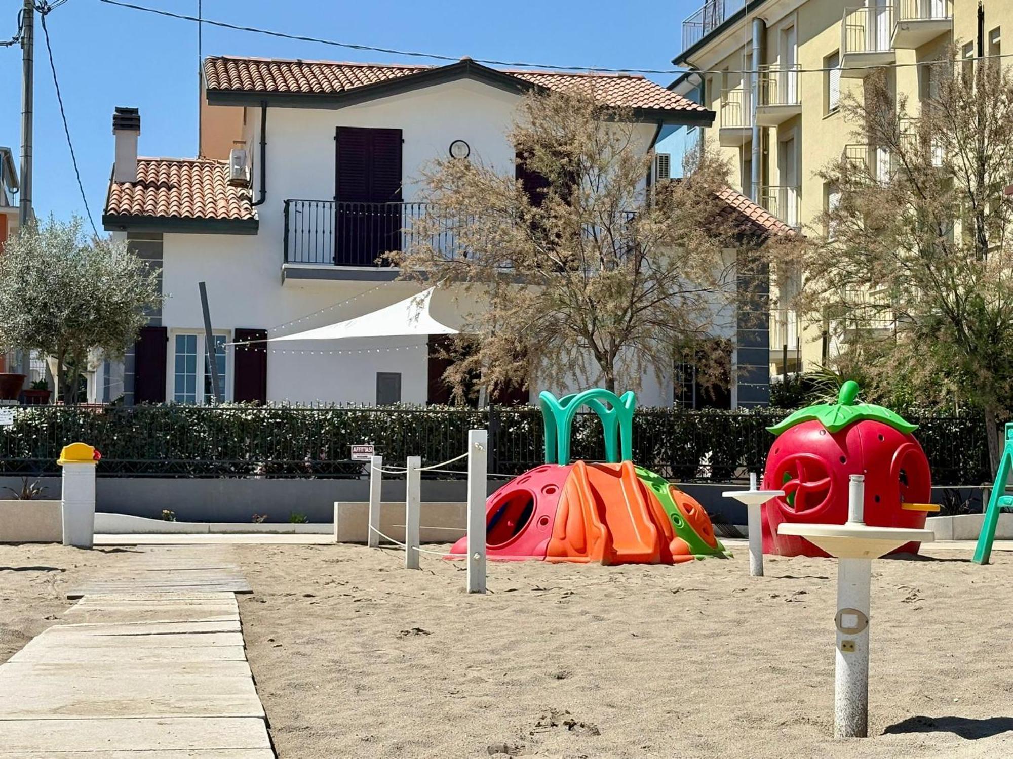 Villa Dolcevita Bellaria-Igea Marina Bagian luar foto