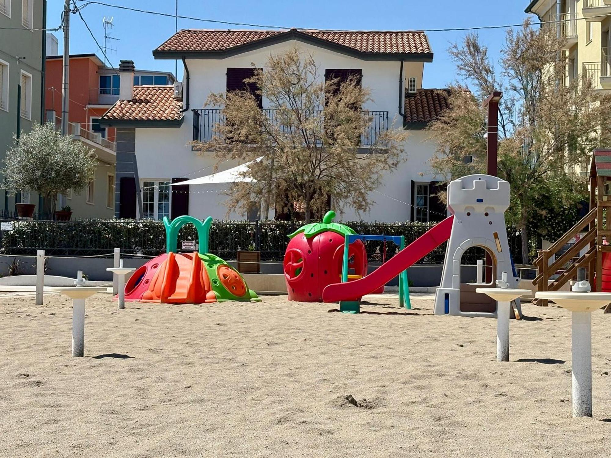 Villa Dolcevita Bellaria-Igea Marina Bagian luar foto